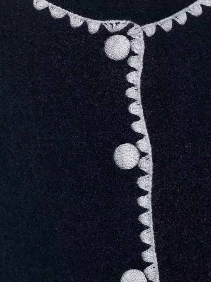 Effortless Lady Style! 2026 Autumn Contrast Embroidered Knitwear | Chic Crew Neck Single-Breasted Cardigan - Slim Fit Retro Short Jacket for Daily Wear